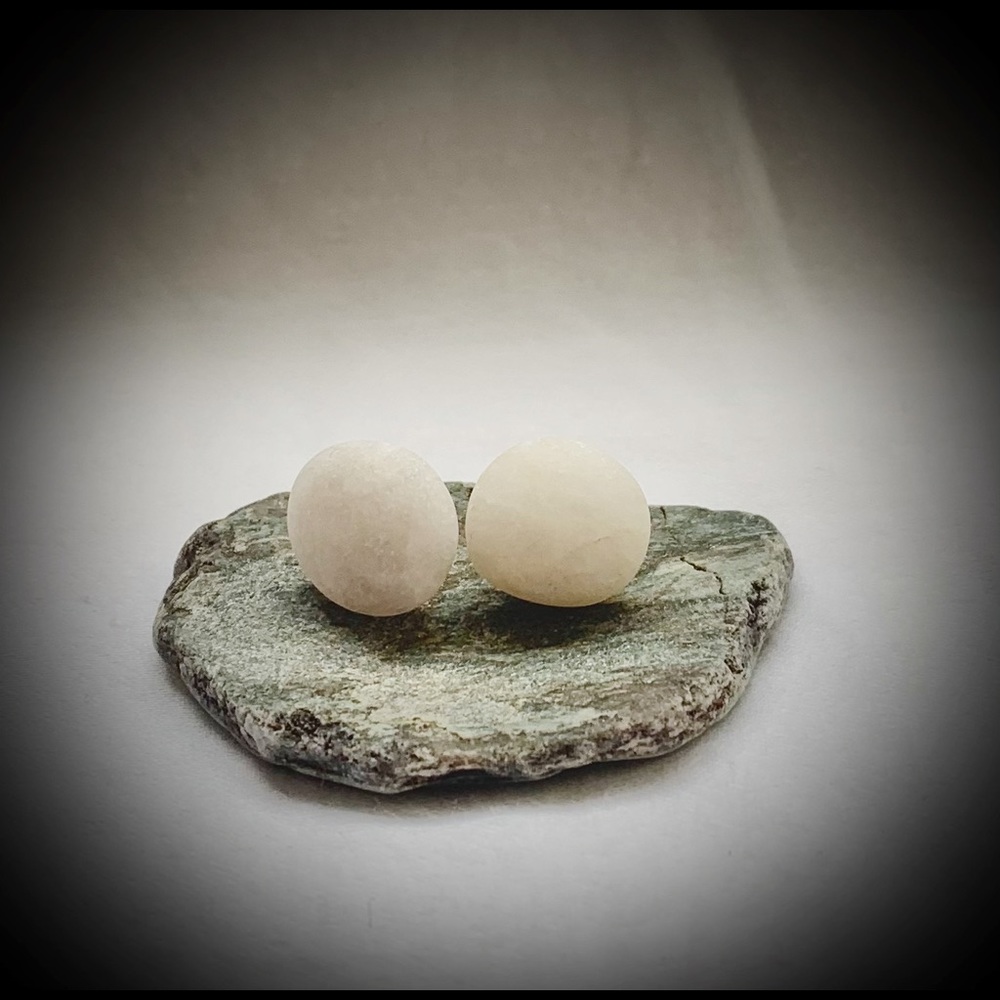 Beach Pebble Posts! - image 1